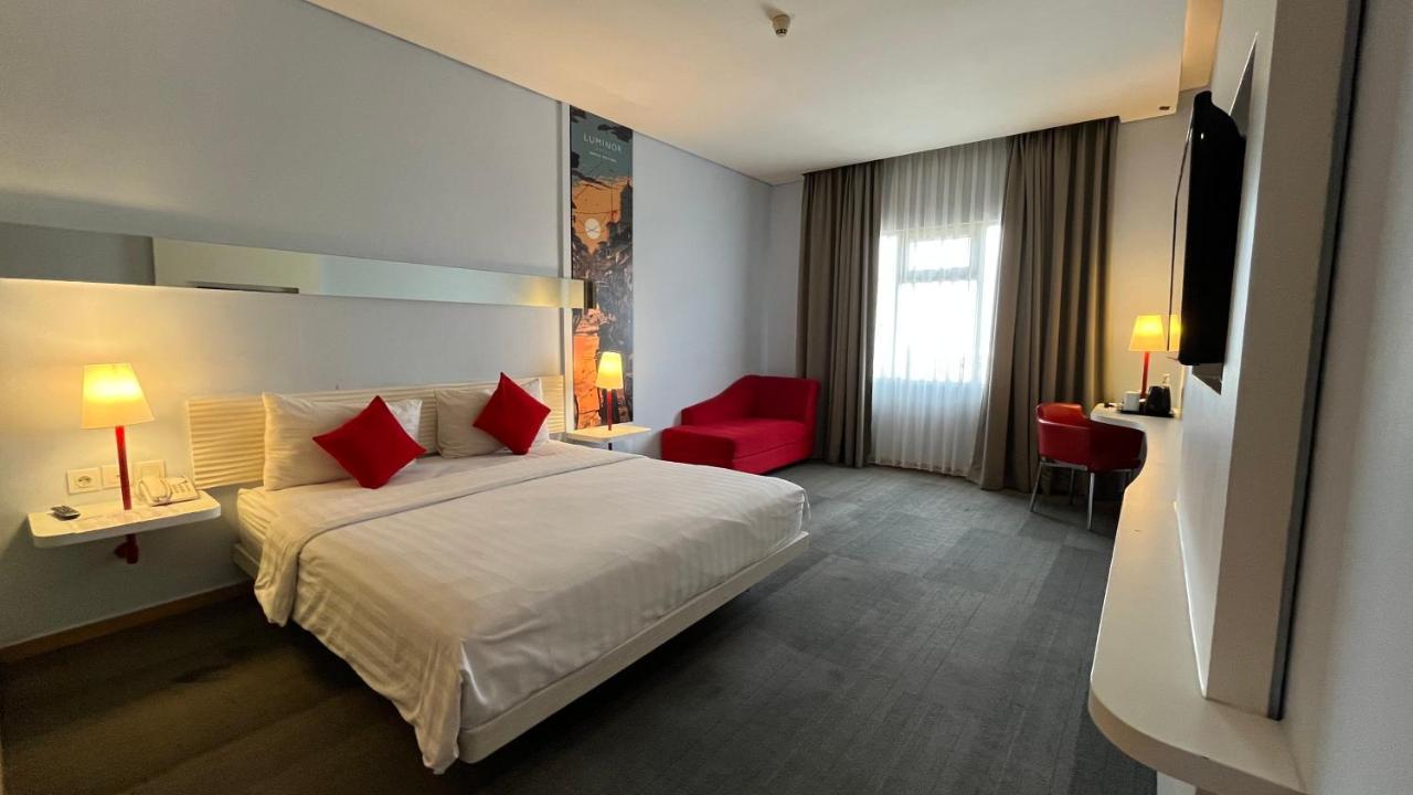 Luminor Hotel Metro Indah - Bandung By Wh Cicadas ภายนอก รูปภาพ