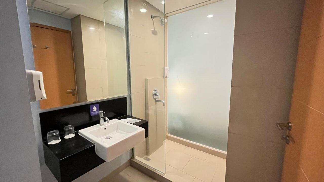Luminor Hotel Metro Indah - Bandung By Wh Cicadas ภายนอก รูปภาพ