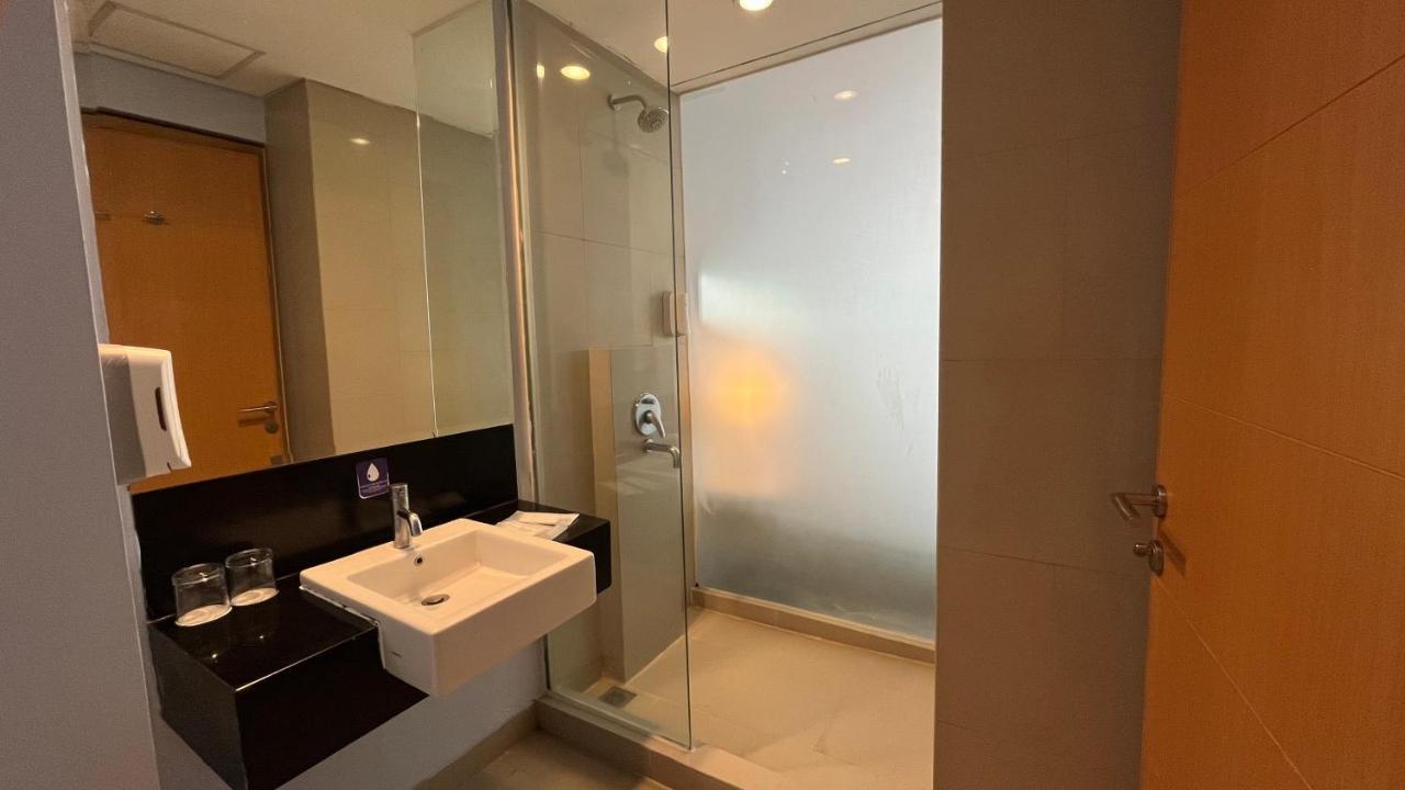 Luminor Hotel Metro Indah - Bandung By Wh Cicadas ภายนอก รูปภาพ