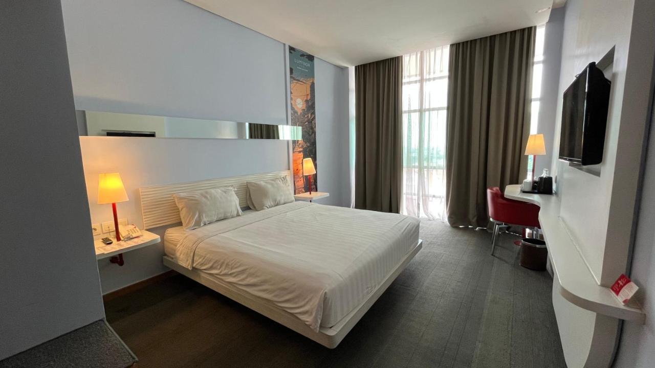 Luminor Hotel Metro Indah - Bandung By Wh Cicadas ภายนอก รูปภาพ