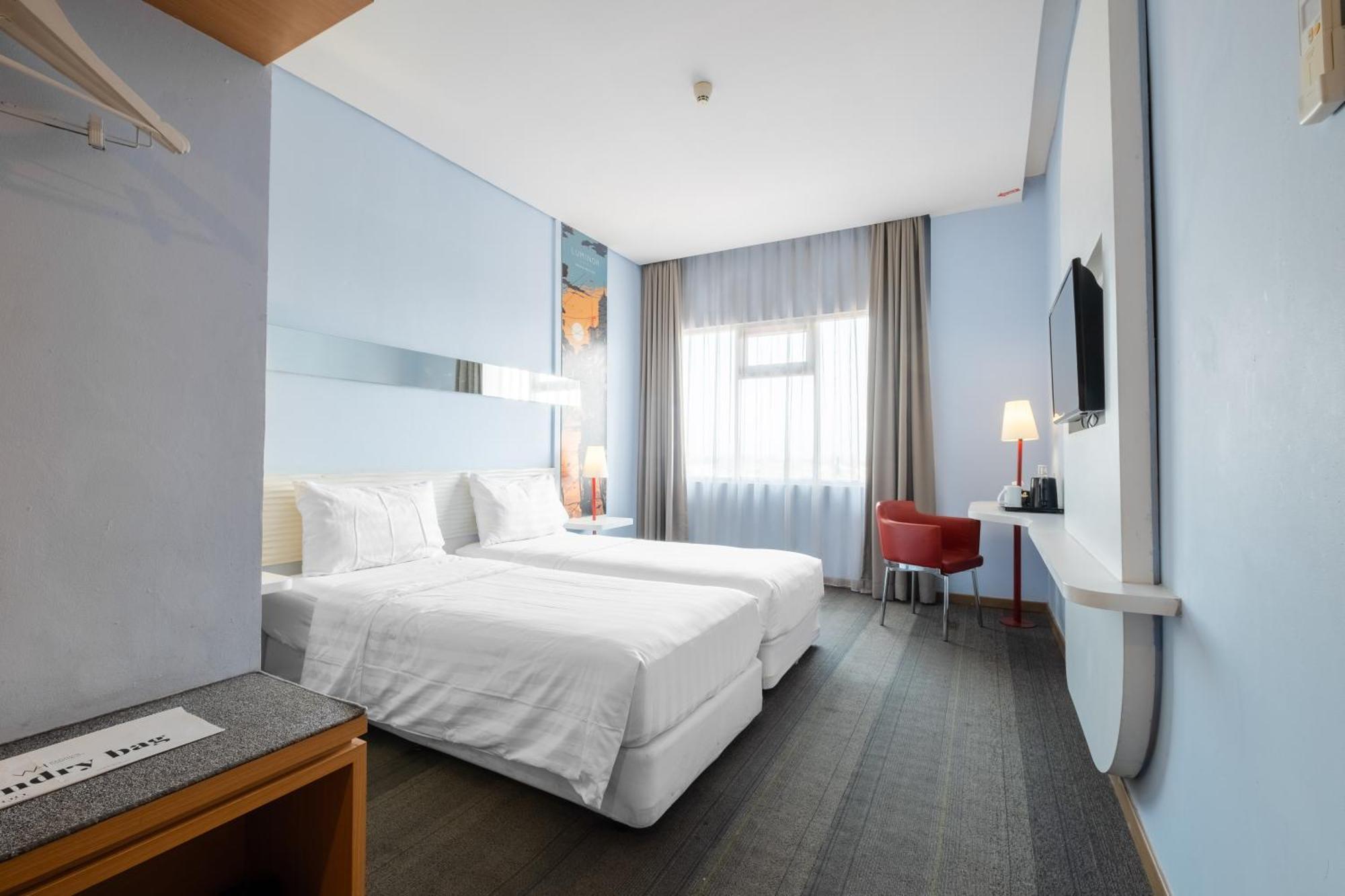 Luminor Hotel Metro Indah - Bandung By Wh Cicadas ภายนอก รูปภาพ