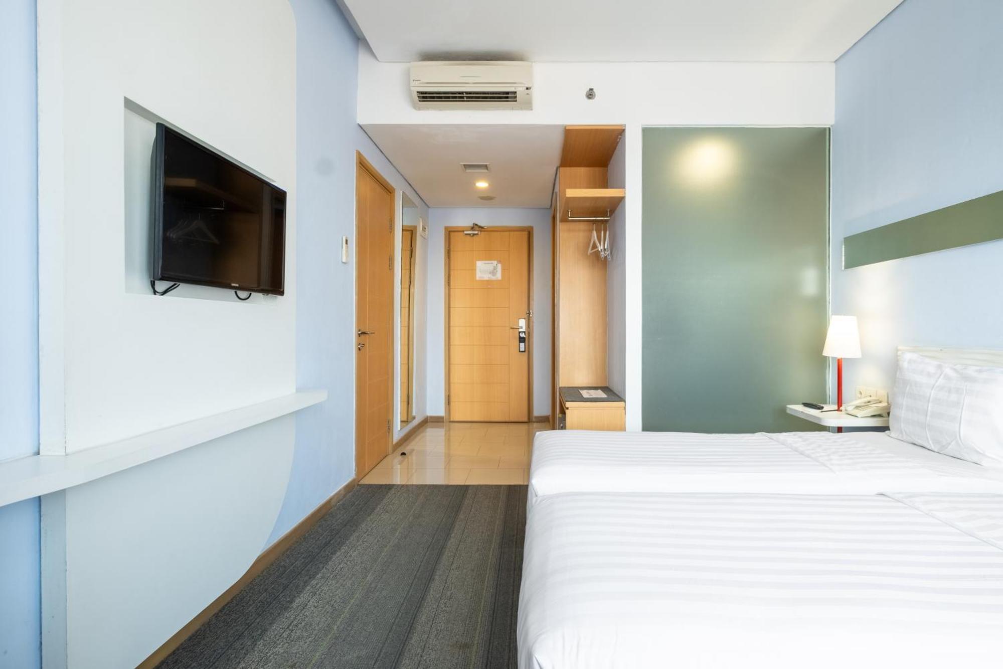 Luminor Hotel Metro Indah - Bandung By Wh Cicadas ภายนอก รูปภาพ